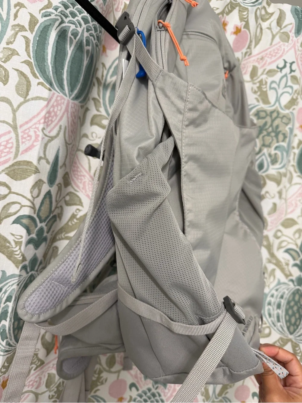 Camelbak Women's Rim Runner X28 Hiking Hydration Pack with Reservoir